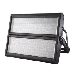 Proyector industrial WANDA de alta potencia 500W 4200K 100-277V 72500lm PF -0,90 CRI -80Ra 50-60Hz IK08 IP65 578x465x138mm